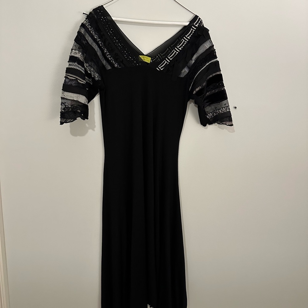 Elegant Black Lace Sleeve Dress